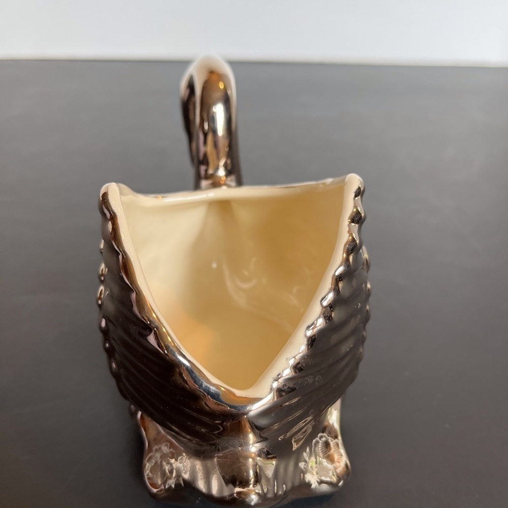 Vintage Weeping Swan with Platinum 22kt Overlay - Picture 4 of 10